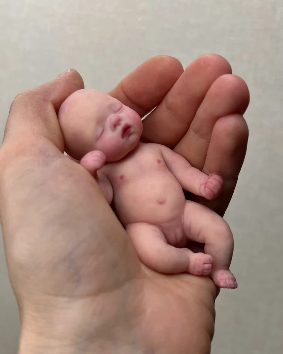 Miniature dolls with lifelike detail